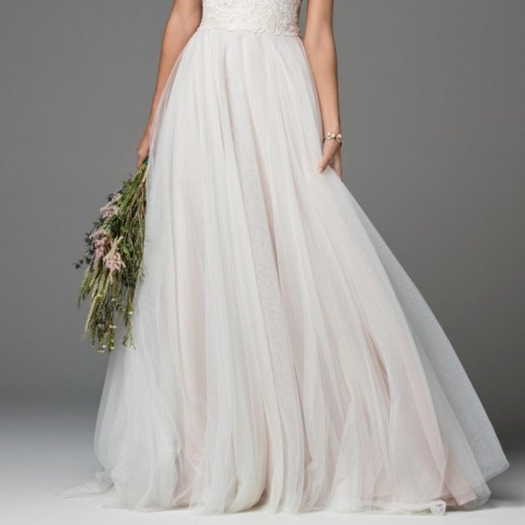 Lace Topped Wedding Dress - Picture 5 of 7